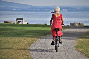 Παγκόσμια Ημέρα Ηλικιωμένων: Οι προκλήσεις του γήρατος, η άσκηση και η διατροφή για τους άνω των 65