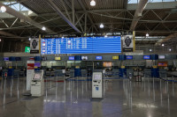 Έλεγχοι για COVID-19 στο αεροδρόμιο Αεροδρόμιο «Ελ.Βενιζέλος»: Από 7.804 δείγματα μόλις 4 θετικά