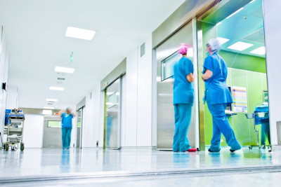 Κορονοϊός : Πρόσληψη επικουρικού ιατρικού προσωπικού και διευκρινίσεις για γιατρούς άνευ ειδικότητας
