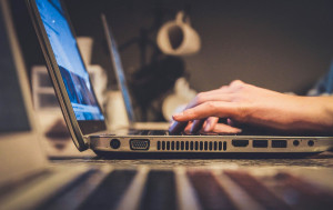 Webinar της ΕΛΛΟΚ για τον καρκίνο των ωοθηκών: «Eνημέρωση και έγκαιρη διάγνωση σώζουν ζωές»