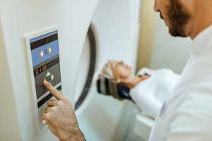Συμφωνία FAMAR με την GE HealthCare για την παραγωγή ιωδιούχων σκιαγραφικών υγρών