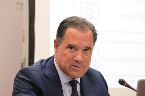 Γεωργιάδης: Τρία ψέματα και μισή αλήθεια για το ΕΣΥ