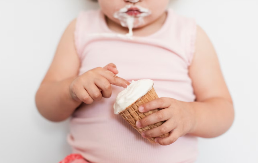 Μωρά: Γιατί «απαγορεύεται» να φάνε ζάχαρη πριν γίνουν 2 ετών - Διατροφολόγος εξηγεί