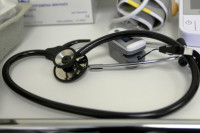 Ανασφάλιστοι: Από Φεβρουάριο η συνταγογράφηση φαρμάκων και εξετάσεων στα δημόσια νοσοκομεία