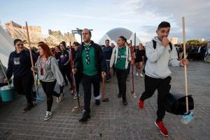 Ισπανία: Χιλιάδες εθελοντές στις επιχειρήσεις καθαρισμού μετά τις φονικές πλημμύρες στη Βαλένθια