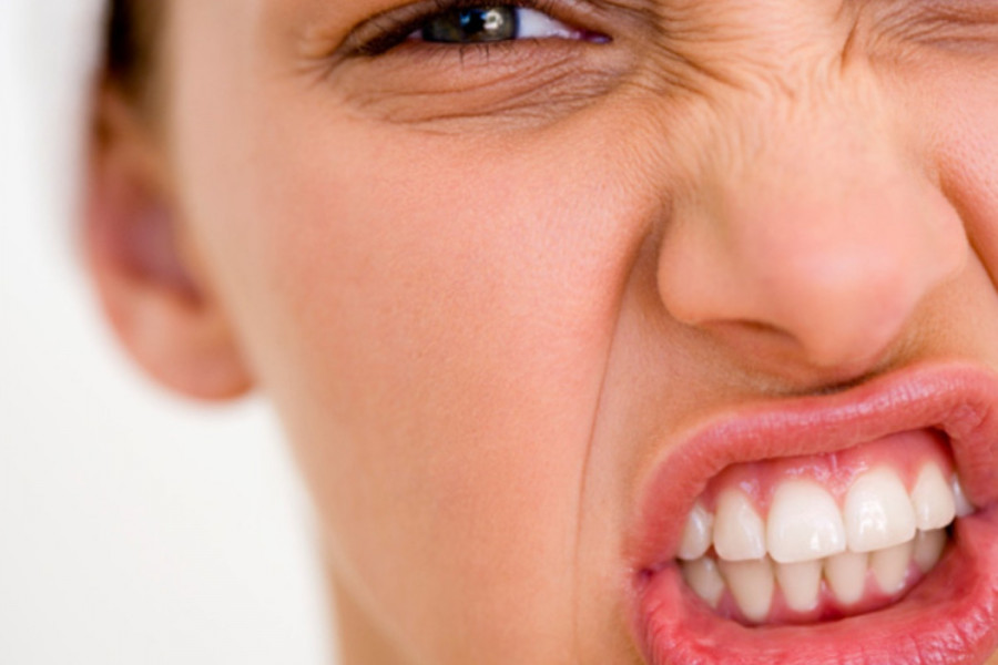 Τρίξιμο των δοντιών: Που οφείλεται και πώς μπορεί να αντιμετωπιστεί