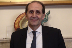 Ανακοπή καρδιάς υπέστη ο πρώην υφυπουργός Απόστολος Βεσυρόπουλος