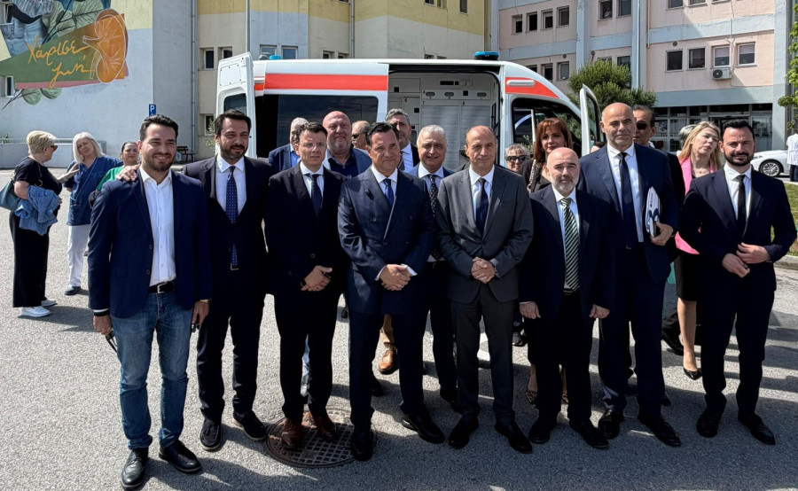 Περιοδεία Γεωργιάδη σε δομές υγείας σε Ημαθία και Πέλλα και επικοινωνία με αγρότισα που δώρισε νέο ασθενοφόρο
