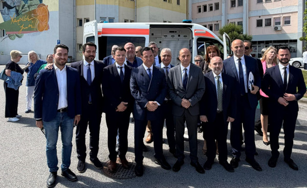 Περιοδεία Γεωργιάδη σε δομές υγείας σε Ημαθία και Πέλλα και επικοινωνία με αγρότισα που δώρισε νέο ασθενοφόρο