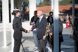 Τα ξίφη στους νέους ανθυπολοχαγούς της Σχολής Αξιωματικών Νοσηλευτικής παρέδωσε ο Δαβάκης