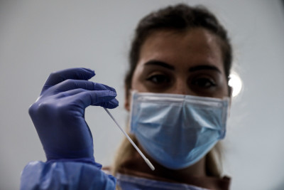 Κορονοϊός: Πότε πρέπει να κάνεις ξανά τεστ αν έχεις εκτεθεί στον ιό και είχες μολυνθεί