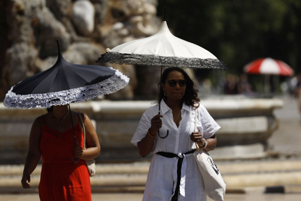 Σε κόκκινο συναγερμό την Τετάρτη το 75% της Γαλλίας λόγω του καύσωνα