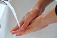 Παγκόσμια Ημέρα υγιεινής χεριών: Τσεκάρουμε ξανά τον σωστό τρόπο καθαρισμού και εφαρμογής αντισηπτικού (βίντεο)