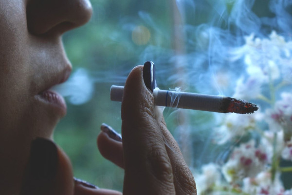 ΕΚΕ: «Κόψε το κάπνισμα, κέρδισε ζωή» - Κάθε μέρα πεθαίνουν 22.000 άνθρωποι από τη βλαβερή συνήθεια