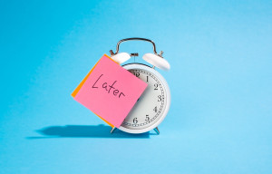 Αναβλητικότητα: Δεν είναι απλώς τεμπελιά! Ο ρόλος του εγκεφάλου και των γονιδίων