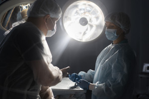 Χειρουργοί μεταμοσχεύουν για πρώτη φορά πνεύμονα χοίρου σε εγκεφαλικά νεκρό ασθενή