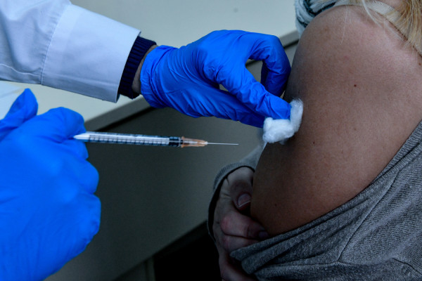 Πλεύρης για ενισχυμένα εμβόλια κορονοϊού: Ευελπιστούμε ότι θα τα έχουμε εντός του έτους