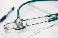 Πλεύρης: Άμεσα οι συζητήσεις για τη σύναψη Συλλογικής Σύμβασης Εργασίας για τους ειδικούς γιατρούς