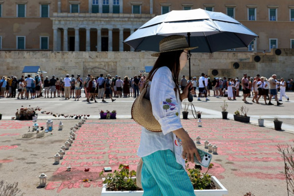 Θερμική εξάντληση ή θερμοπληξία; Όλα όσα πρέπει να γνωρίζουμε για να ξεχωρίζουμε τις δύο καταστάσεις