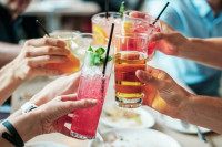 Αλκοόλ: Οι χειρότερες συνήθειες για τον οργανισμό σου