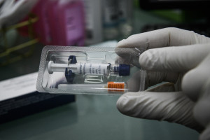Περίπου 300.000 αντιγριπικά εμβόλια θα παραλάβουν τα φαρμακεία της Θεσσαλονίκης για την περίοδο 2025-2026