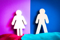 Ισότητα των φύλων: Η Ευρωπαϊκή Επιτροπή βοηθάει τα κράτη μέλη να αντιμετωπίσουν τις έμφυλες διακρίσεις εισάγοντας την ισότητα στις πολιτικές