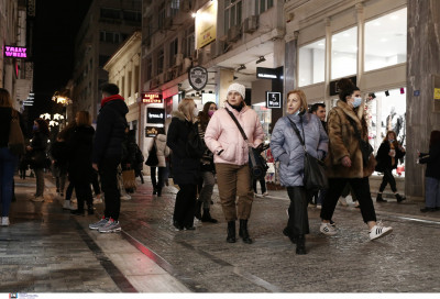 Παράθυρο για νέα μέτρα αφήνει η κυβέρνηση, εκτιμήσεις για τη διάρκεια ενός νέου καθολικού lockdown