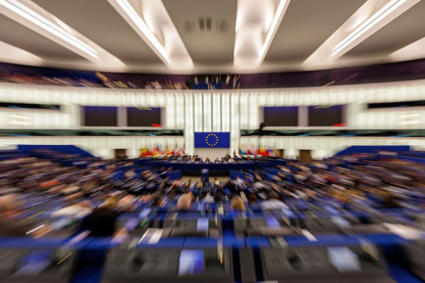 Καμπανάκι από το Ευρωκοινοβούλιο και προτάσεις για τις ελλείψεις προσωπικού στην Υγεία