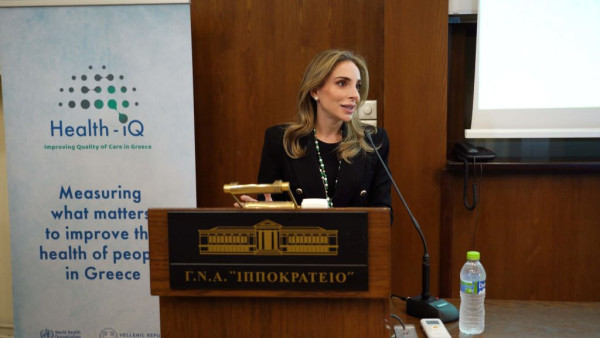 Η Λίλιαν Βενετία Βιλδιρίδη, Γενική Γραμματέας Υπηρεσιών Υγείας του Υπουργείου Υγείας.