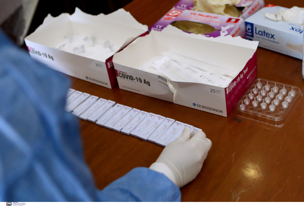 Παπαευαγγέλου και Γκάγκα: Δεν χρειάζεται επιβεβαίωση του rapid test με μοριακό