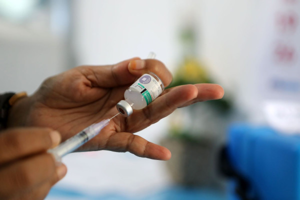 Σούπερ εμβόλιο που αφανίζει τους κορονοϊούς έφτιαξαν επιστήμονες στις ΗΠΑ