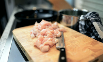 Ο ΕΦΕΤ ανακαλεί κατεψυγμένο κοτόπουλο λόγω σαλμονέλας