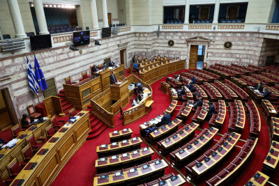 Βουλή: Ψηφίστηκε το νομοσχέδιο του Υπ. Υγείας για την παράταση ρυθμίσεων για τον κορονοϊό
