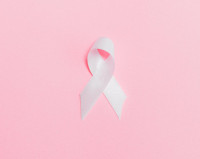 Το μακροχρόνιο όφελος της ορμονικής θεραπείας σε προεμμηνοπαυσιακές ασθενείς με καρκίνο μαστού