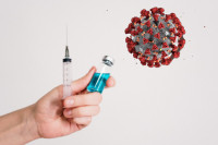 Μυστήριο στη Γαλλία - Ζητήθηκε από influencer να δυσφημίσουν το εμβόλιο της Pfizer (vid)