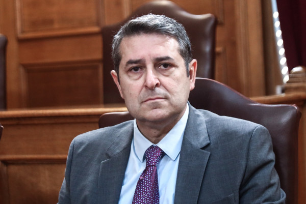 Στον Ευαγγελισμό μετά από λιποθυμικό επεισόδιο ο υφυπουργός Επικρατείας, Γιώργος Μυλωνάκης