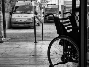 Ιπποκράτειο: Αρνήθηκαν να δώσουν αναπηρικό αμαξίδιο σε 87χρονο – Συγγνώμη από τον Άδωνι Γεωργιάδη