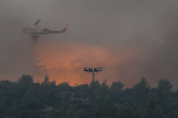 Φωτιά Πεντέλη: Οδηγίες Ένωσης Πνευμονολόγων για ευάλωτες ομάδες και άτομα που είναι κοντά στον καπνό