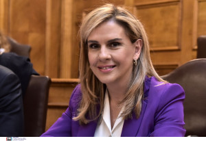 Ράπτη: Τα πλεονεκτήματα της Ελλάδας για επενδύσεις στη φαρμακοβιομηχανία