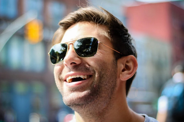 Γιατί τα γυαλιά ηλίου είναι απαραίτητα για την υγεία των ματιών σας