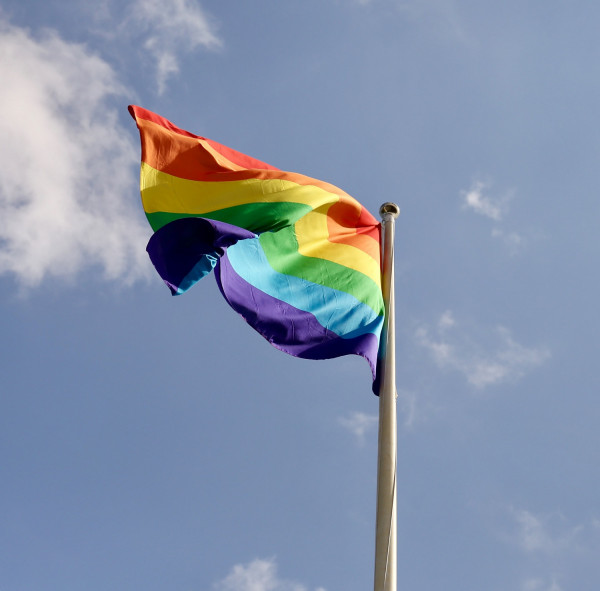 Οι διακρίσεις και η «ζημιά» που κάνουν στην ψυχική υγεία των ΛΟΑΤΚΙ
