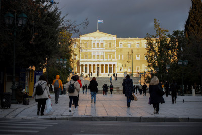 Πάνω από 24.200 κρούσματα σήμερα, 348 διασωληνωμένοι και 59 νεκροί