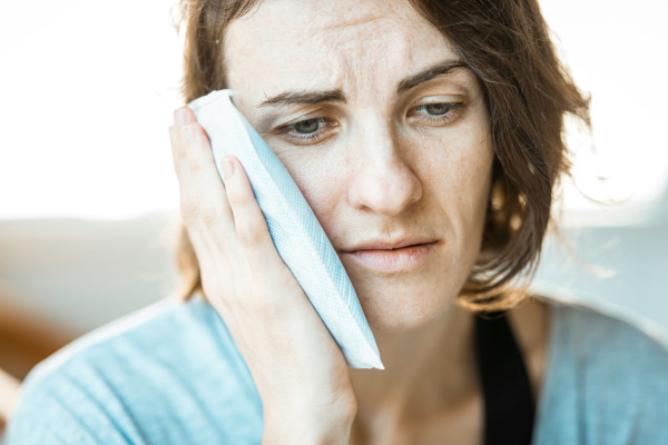 Πως αντιμετωπίζεται ο πόνος στο αυτί όταν προέρχεται από ένα απλό κρυολόγημα