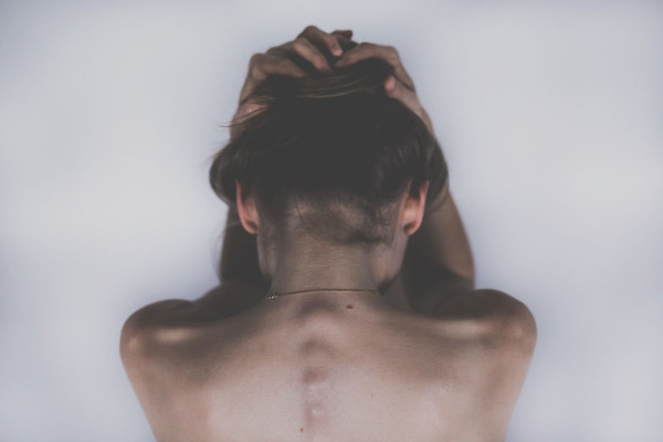 Πονοκέφαλοι στο σεξ: Γιατί συμβαίνουν και τι μπορεί να μας δείχνουν