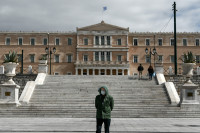 Κορονοϊός Ελλάδα: Αυξήθηκαν οι διασωληνωμένοι, ελαφρά υποχώρηση των νέων κρουσμάτων