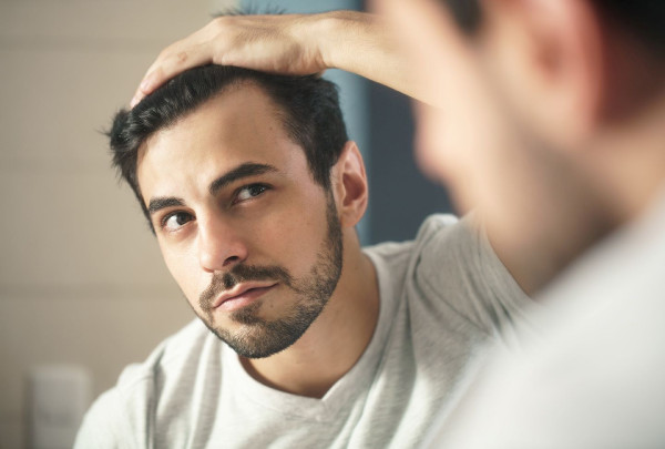 Μεταμόσχευση μαλλιών με τη μέθοδο FUE: Πόσο διαρκεί το αποτέλεσμα;