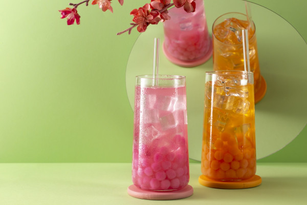 Η &quot;σκοτεινή&quot; πλευρά των πολύχρωμων bubble teas: Από μόλυνση με βαρέα μέταλλα μέχρι πέτρες στα νεφρά