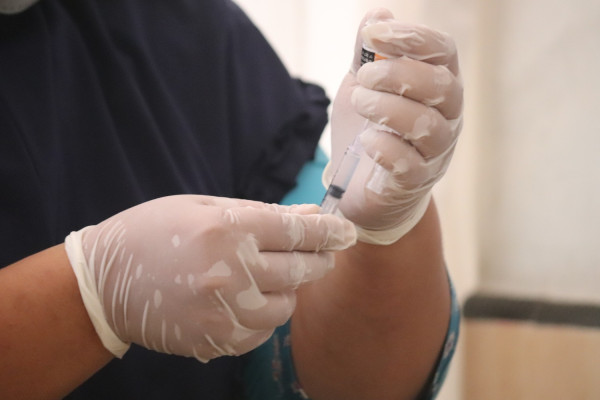 Κορονοϊός: Νέο στέλεχος 20% πιο μεταδοτικό «εμφανίστηκε» στις ΗΠΑ – «Έρχεται» εμβόλιο κατά του RSV