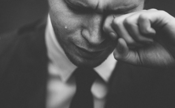 Όταν το πένθος γίνεται αβάσταχτο και χαοτικό - Πρακτικές συμβουλές για τη διαχείρισή του