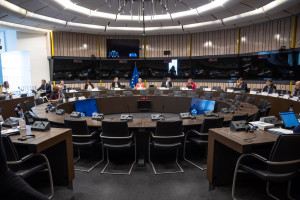 Ευρωβουλευτές αντιδρούν στις περικοπές της Κομισιόν στον προϋπολογισμό της ΕΕ - Ποια προγράμματα πλήττονται